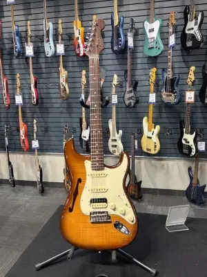 Fender Rarities Thinline Strat